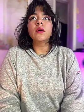 Snapshot of JulianaCastillo chatting on 01/20/25, 06:21 JulianaCastillo online show from 01/20/25, 06:21