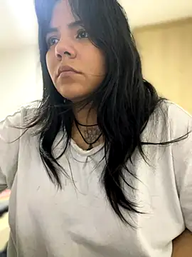 Snapshot of JulianaCastillo chatting on 09/30/25, 09:14 JulianaCastillo online show from 09/30/25, 09:14