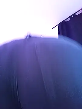 Snapshot of JulianaCastillo chatting on 11/18/25, 09:25 JulianaCastillo online show from 11/18/25, 09:25