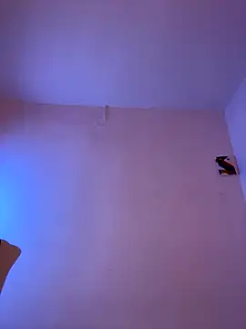 Snapshot of JulianaCastillo chatting on 11/30/25, 09:35 JulianaCastillo online show from 11/30/25, 09:35