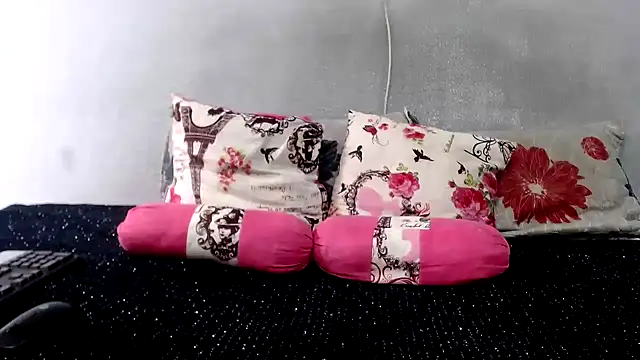 AREOLAKISSXX online show from 12/19/25, 09:49