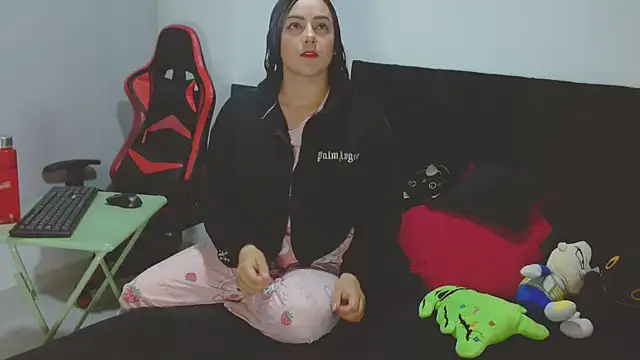 Noamartin  online show from 04/23/26, 02:46