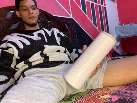 tanned boy online show from 04/23/26, 12:40