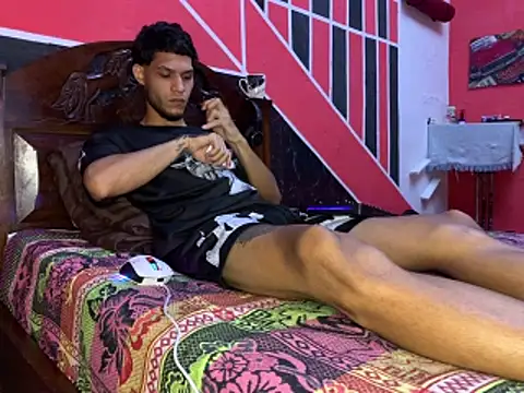 Snapshot of tanned_boy chatting on 06/12/26, 09:52 tanned boy online show from 06/12/26, 09:52