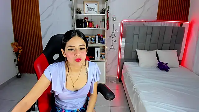 HannaSexyy online show from 11/18/25, 01:44