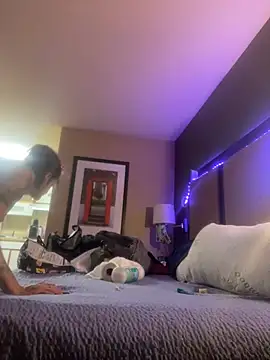 Snapshot of renegade_vyxxen chatting on 02/05/25, 01:04 renegade vyxxen online show from 02/05/25, 01:04