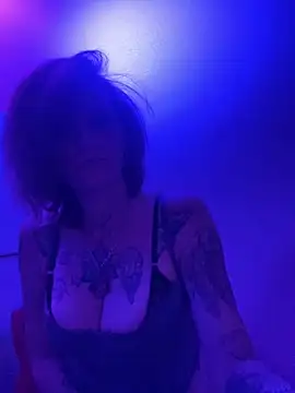 Snapshot of renegade_vyxxen chatting on 02/12/25, 11:40 renegade vyxxen online show from 02/12/25, 11:40