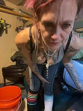 Snapshot of renegade_vyxxen chatting on 02/23/25, 10:31 renegade vyxxen online show from 02/23/25, 10:31