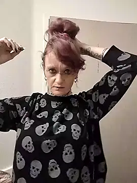 Snapshot of renegade_vyxxen chatting on 03/05/25, 06:12 renegade vyxxen online show from 03/05/25, 06:12