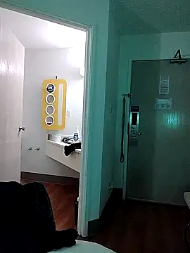 Snapshot of renegade_vyxxen chatting on 03/06/25, 06:41 renegade vyxxen online show from 03/06/25, 06:41