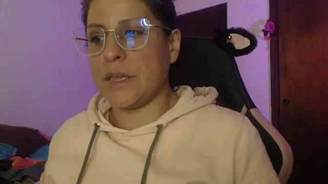 Snapshot of LucifernandaSw chatting on 02/12/26, 04:40 LucifernandaSw online show from 02/12/26, 04:40