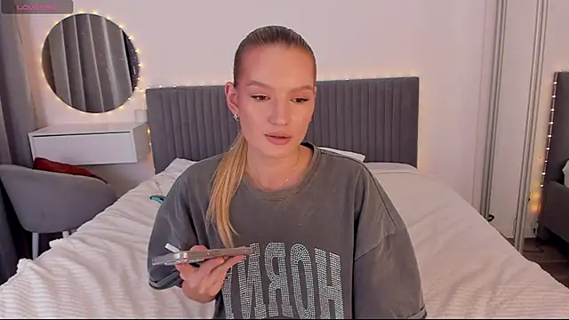 CassieRayss online show from 12/15/25, 02:43