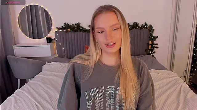 Snapshot of CassieRayss chatting on 01/07/26, 07:33 CassieRayss online show from 01/07/26, 07:33