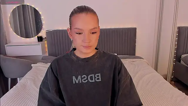 Snapshot of CassieRayss chatting on 01/09/26, 09:56 CassieRayss online show from 01/09/26, 09:56