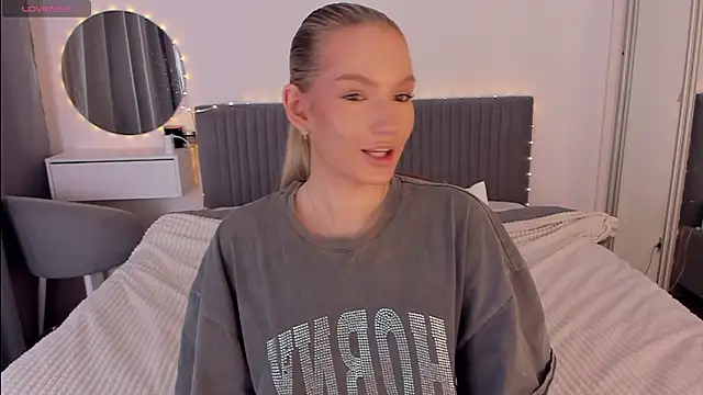 Snapshot of CassieRayss chatting on 01/16/26, 03:49 CassieRayss online show from 01/16/26, 03:49