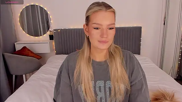 Snapshot of CassieRayss chatting on 02/10/26, 02:54 CassieRayss online show from 02/10/26, 02:54