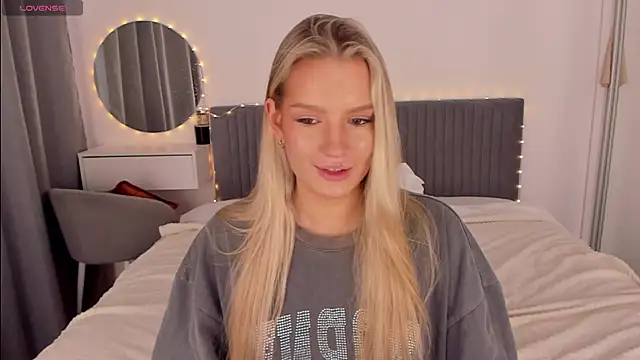 Snapshot of CassieRayss chatting on 02/16/26, 12:56 CassieRayss online show from 02/16/26, 12:56