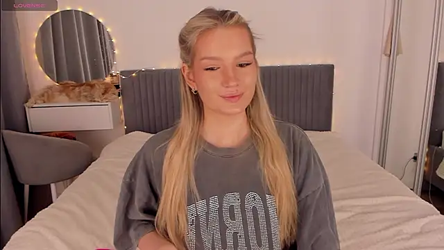 Snapshot of CassieRayss chatting on 02/22/26, 11:31 CassieRayss online show from 02/22/26, 11:31