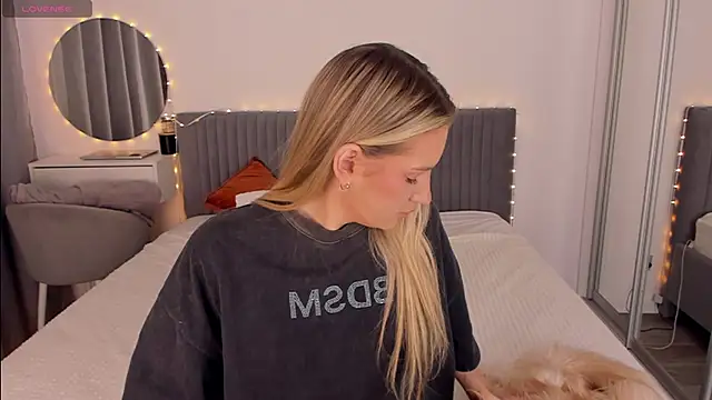 CassieRayss online show from 04/11/26, 12:31