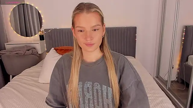 CassieRayss online show from 04/14/26, 02:34