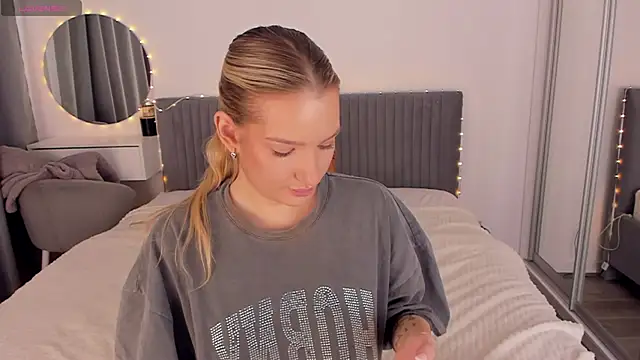 CassieRayss online show from 04/16/26, 08:59