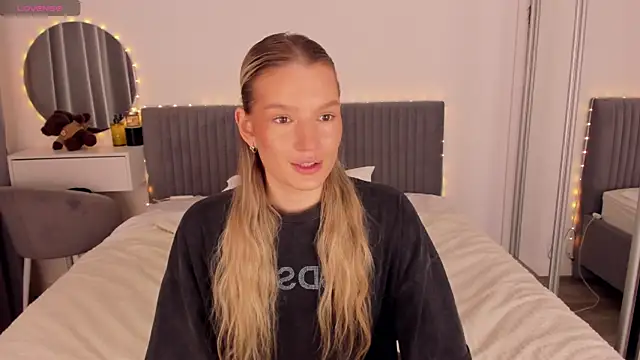 CassieRayss online show from 07/04/26, 05:08