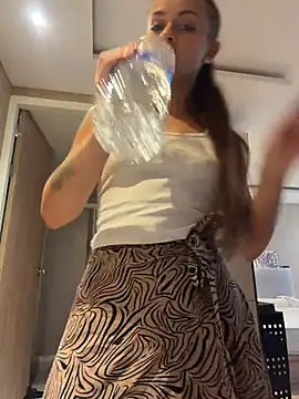 Snapshot of AngelinaTeller chatting on 02/18/26, 01:12 AngelinaTeller online show from 02/18/26, 01:12