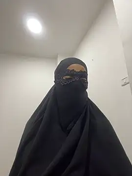Snapshot of Hijabi_HotGirls chatting on 03/09/25, 12:31 Hijabi HotGirls online show from 03/09/25, 12:31