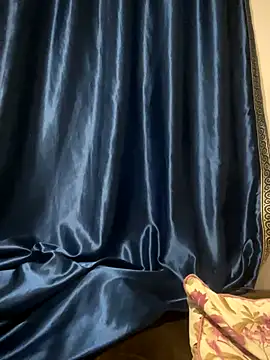 Snapshot of Hijabi_HotGirls chatting on 10/12/25, 07:35 Hijabi HotGirls online show from 10/12/25, 07:35