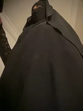 Snapshot of Hijabi_HotGirls chatting on 10/24/25, 02:24 Hijabi HotGirls online show from 10/24/25, 02:24