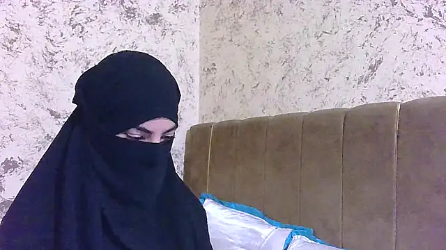Snapshot of Hijabi_HotGirls chatting on 04/03/26, 08:18 Hijabi HotGirls online show from 04/03/26, 08:18