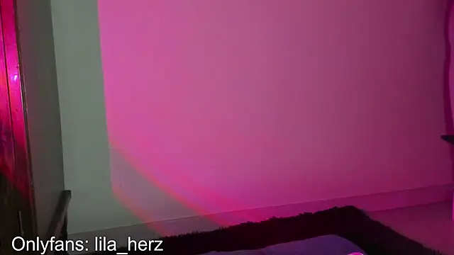 Snapshot of Liherz chatting on 10/26/25, 05:02 Liherz online show from 10/26/25, 05:02