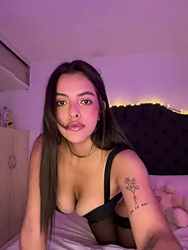 Snapshot of martina_duque_ chatting on 02/13/26, 11:23 martina duque online show from 02/13/26, 11:23