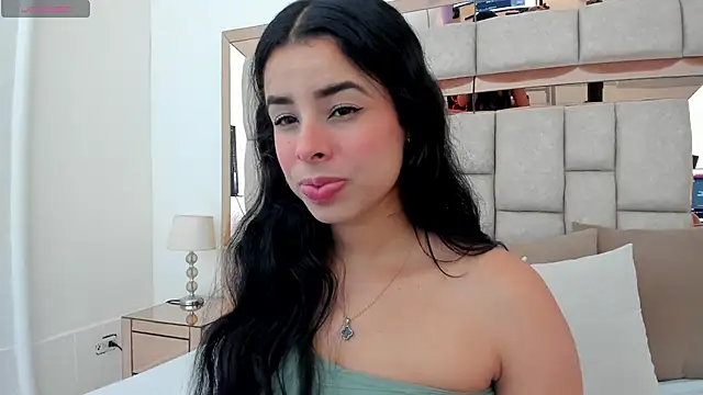 emma castilloo online show from 11/17/25, 09:53