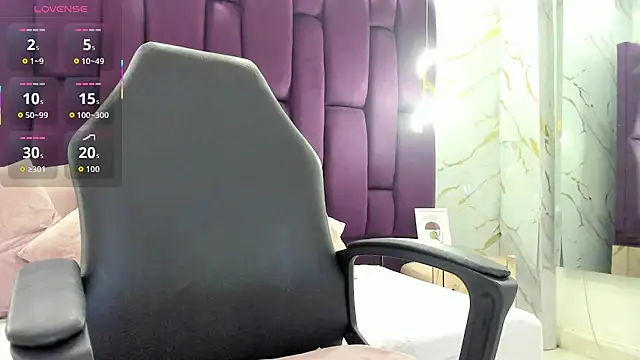 Snapshot of emma_castilloo chatting on 04/09/26, 11:21 emma castilloo online show from 04/09/26, 11:21
