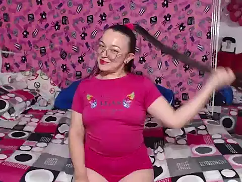 Snapshot of Angela_18honey chatting on 06/11/26, 04:32 Angela 18honey online show from 06/11/26, 04:32