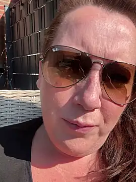 Snapshot of xsexycurvymilf chatting on 03/10/25, 12:04 xsexycurvymilf online show from 03/10/25, 12:04