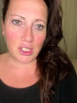 Snapshot of xsexycurvymilf chatting on 10/02/25, 06:26 xsexycurvymilf online show from 10/02/25, 06:26