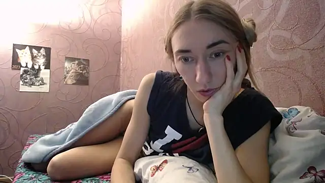 Snapshot of Fire__Foxx chatting on 12/03/24, 05:01 Fire Foxx online show from 12/03/24, 05:01