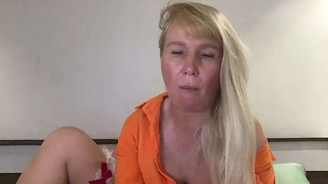 EmmaInLove23 online show from 01/31/25, 02:48