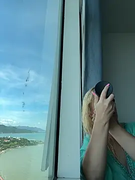 EmmaInLove23 online show from 10/23/25, 02:11