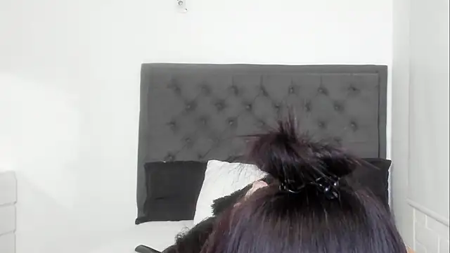 Snapshot of sara_evans02 chatting on 02/13/25, 04:32 sara evans02 online show from 02/13/25, 04:32