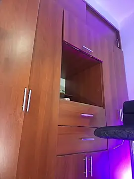 ivannapretyts online show from 11/07/25, 05:24