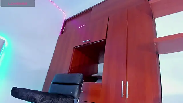 ivannapretyts online show from 12/19/25, 04:47