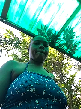 Snapshot of Dellah26 chatting on 11/05/25, 09:09 Dellah26 online show from 11/05/25, 09:09