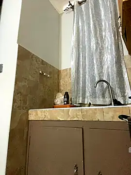 Snapshot of Dellah26 chatting on 11/10/25, 05:01 Dellah26 online show from 11/10/25, 05:01