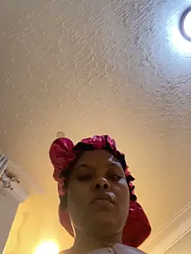 Snapshot of Dellah26 chatting on 12/15/25, 07:12 Dellah26 online show from 12/15/25, 07:12