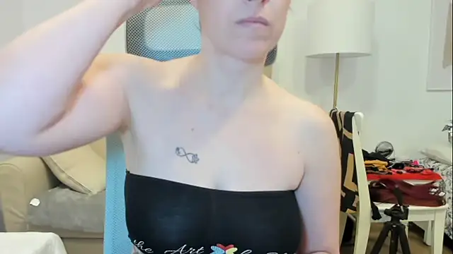 emmita69  online show from 03/15/26, 05:46