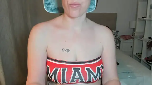 emmita69  online show from 04/21/26, 02:26