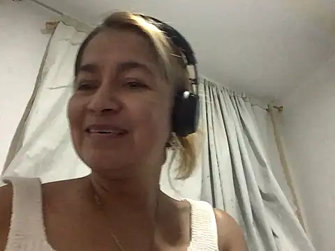 Snapshot of Jlo_69 chatting on 06/20/26, 03:53 Jlo 69 online show from 06/20/26, 03:53